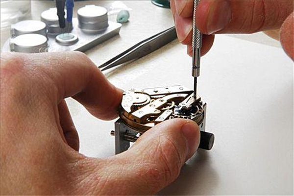 卡地亚手表停摆？发条不紧的秘密与解决之道（图）
